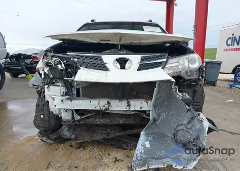 2015 Toyota Rav4 Le z USA, uszkodzony, nr VIN JTMZFREV7FJ053277